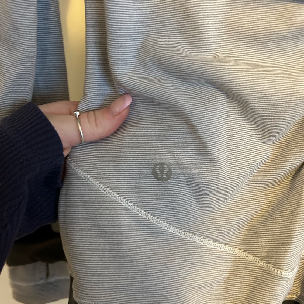 Lululemon sweatshirt
